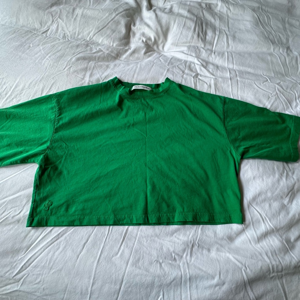 The Frankie Shop Karina cropped Tshirt in green M/L